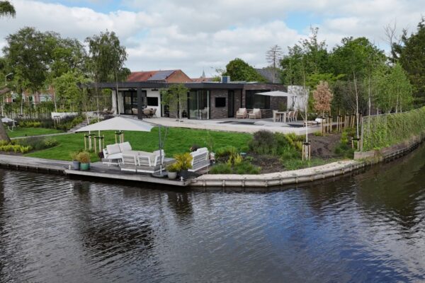 Villa met vijver